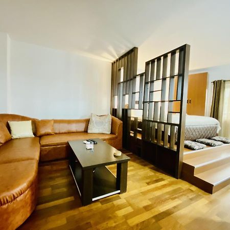 Central & Comfortable Studio ทาร์โกวิชเต ภายนอก รูปภาพ