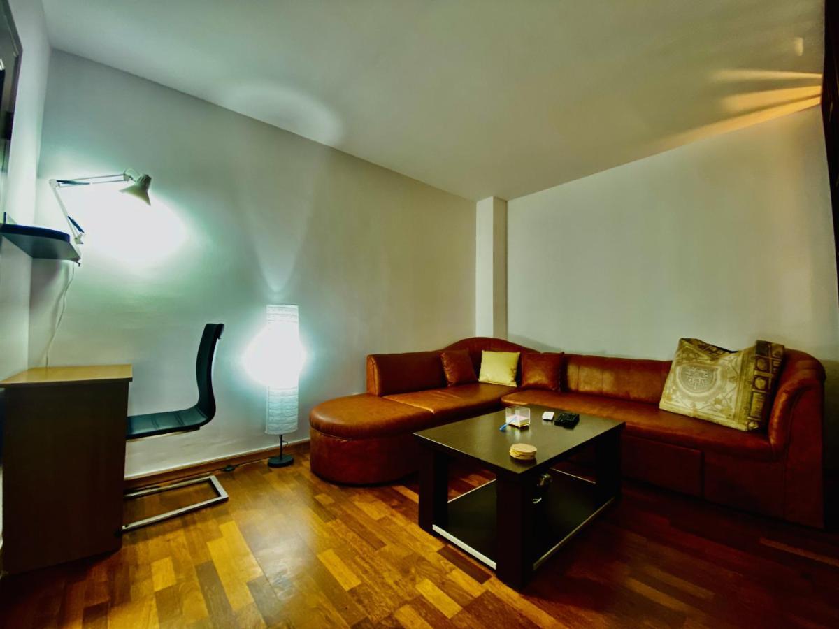 Central & Comfortable Studio ทาร์โกวิชเต ภายนอก รูปภาพ