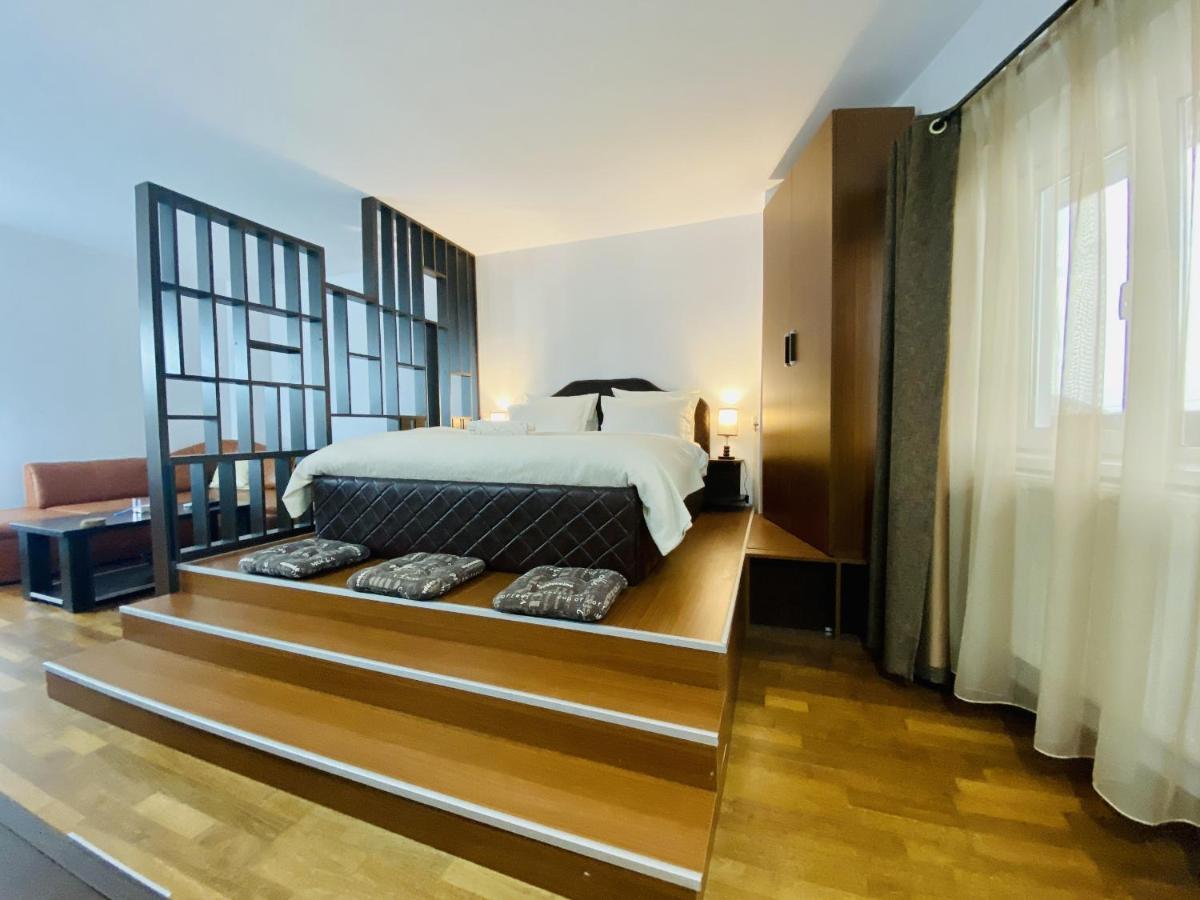 Central & Comfortable Studio ทาร์โกวิชเต ภายนอก รูปภาพ